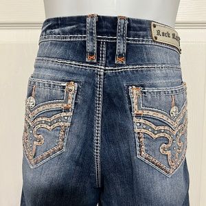 Rock Revival Mid-Rise Curvy Cropped Delara denim blue jeans, size 30